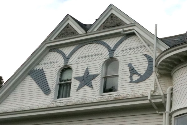 unique shapes and patterns printed on second floor vinyl siding