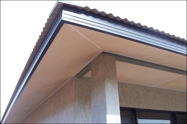 white soffits underneath a newly-constructed house